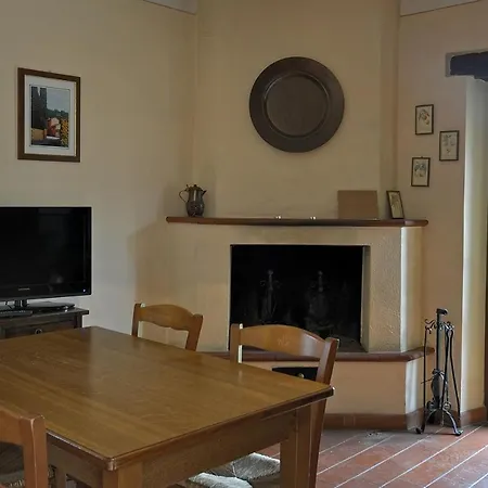 Vernazzano Basso Sleeps 5 * 特拉西梅诺湖畔托罗
