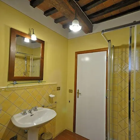 公寓 Vernazzano Basso Sleeps 5 特拉西梅诺湖畔托罗